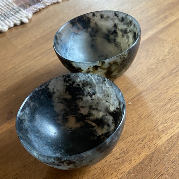 Chinese Serpentine Bowls with Carnelian Dish and Ruby Zoisite Carving - Picture 7 of 9